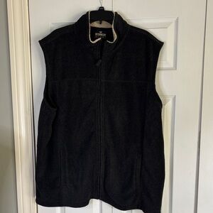 Outdoor Life Men's Black Fleece Vest